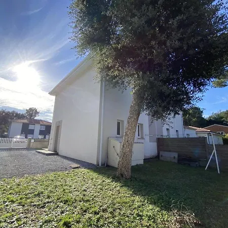 Maison Moderne 6 Pers. A Avec Terrasse, Jardin Et Parking - Fr-1-413-115 *